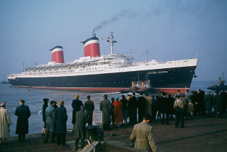 Illustration for article titled The Last Surviving Transatlantic Ocean Liners